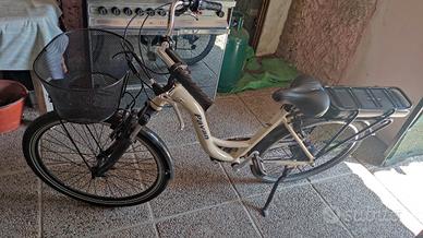 Bicicletta  donna elettrica 