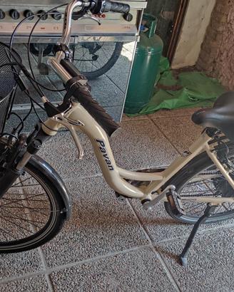 Bicicletta  donna elettrica 