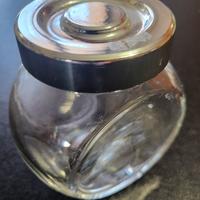 Vasetti di vetro con appoggio dritto e obliquo