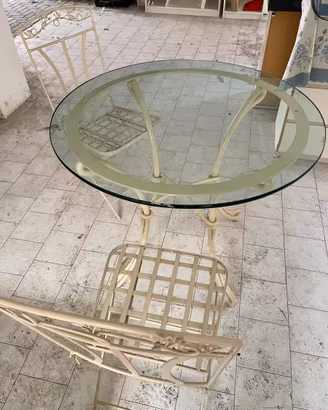 Tavolo con due sedie in ferro da interni o esterni