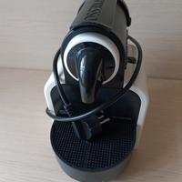 macchina da caffe Nespresso DeLonghi.