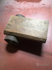 Piccolo tavolo da caffè artigianale