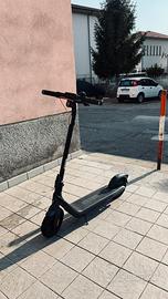 Monopattino elettrico Ninebot