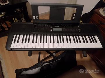 Tastiera Yamaha PSR E383 +custodia e piedistallo