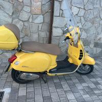 Vespa gts 250