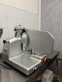 Affettatrice amb 37