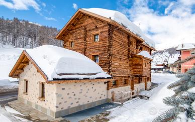 Livigno Baita Tipica immersa nel bianco