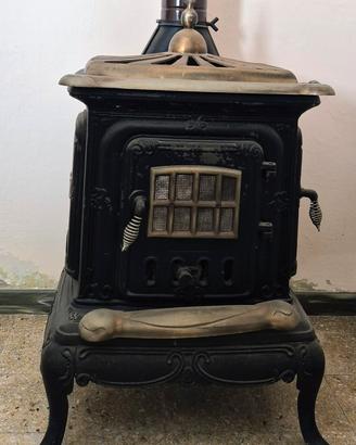 Stufa a legna in ghisa