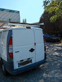 Fiat Doblò Cargo 1.9 con gancio traino e staffe