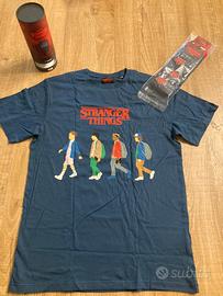 T-shirt e calze Stranger Things