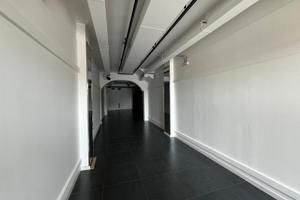 Mirano - Negozio con Vetrina sulla Piazza