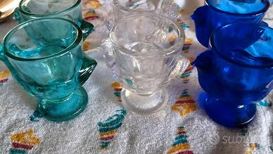 sei portauovo colorati in vetro