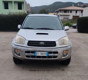 Toyota RAV4 con motore nuovo