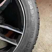 Cerchi in lega con gomme invernali per BMW X4