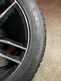Cerchi in lega con gomme invernali per BMW X4