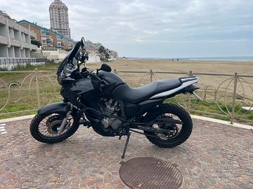Honda transalp 700