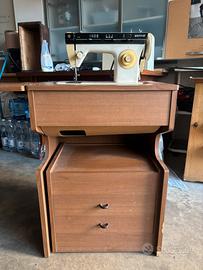 Macchina da cucire con mobiletto