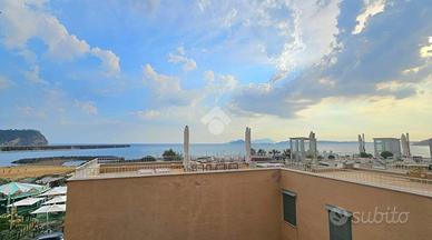 3 LOCALI A NAPOLI