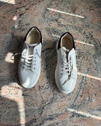 scarpe da ginnastica