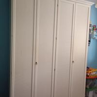 cameretta e parete attrezzata