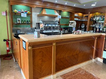 Attrezzatura completa per cucina, bar e sala