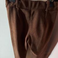 Due paia di pantaloni velluto