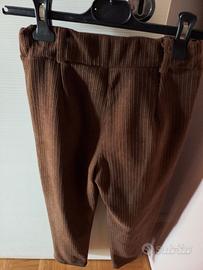 Due paia di pantaloni velluto