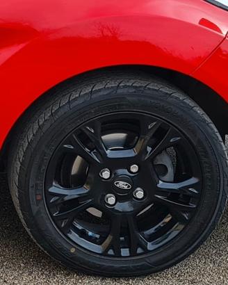 cerchi originali ford  15  come nuovi  trattabile