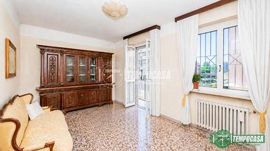 AMPIO QUADRILOCALE CON BOX E CANTINA IN ZONA SAN F