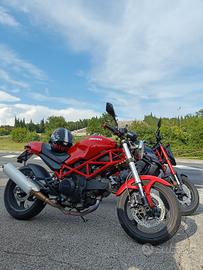 Ducati Monster 695 