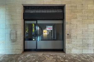 NEGOZIO A PIZZIGHETTONE