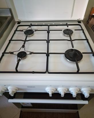 Cucina SEKOM 4 fuochi con forno elettrico 
