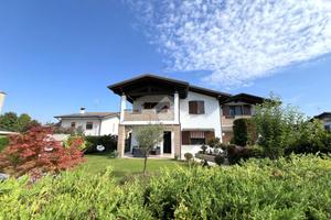 VILLA A SCHIERA A MARIANA MANTOVANA