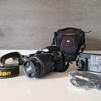 NIKON D3200 (+ custodia + grandangolo)