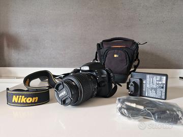 NIKON D3200 (+ custodia + grandangolo)