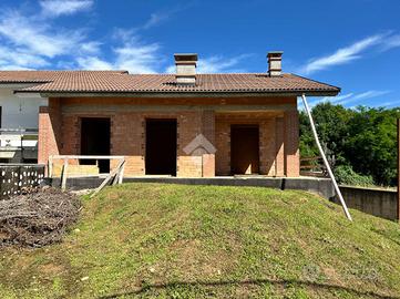 VILLA A SCHIERA D'ANGOLO A BIBIANA