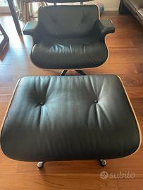 Eames Lounge Chair & Ottoman, noce pigmentato nero