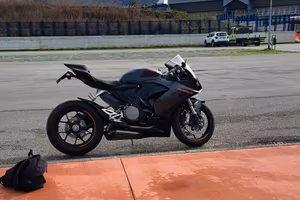 PANIGALE V2 2024 BACK IN BLACK