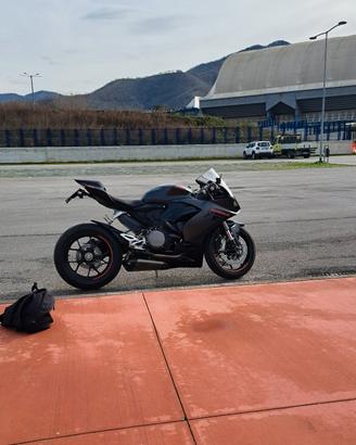 PANIGALE V2 2024 BACK IN BLACK