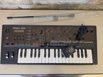 sintetizzatore Roland DJ-Xi