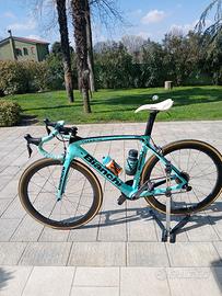 Bici Bianchi Oltre XR4 Perfetta
