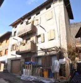 Immobile in asta di 162 m² con 4 locali e box auto