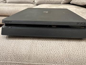 PlayStation 4/PS4 500GB+joystick+giochi