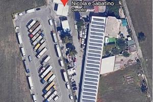 Area parcheggio autocarri e veicoli commerciali