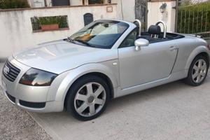 AUDI TT CABRIO