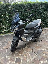 SCOOTER APRILIA SR GT 125
