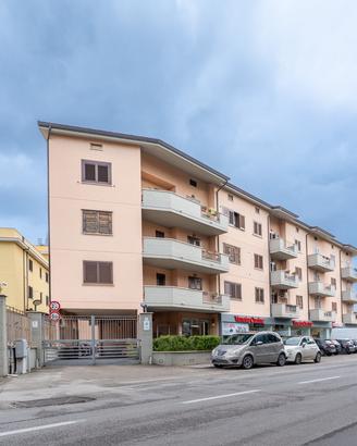 Luminoso 4 vani P.Auto Viale regione Siciliana