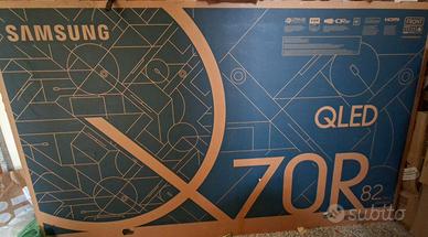 Samsung QLED 82" Q70R - MAI USATA - Schermo rotto