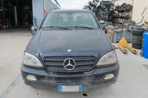 Ricambi Mercedes ML 270 CDI 2003 (SENZA PARAURTI)