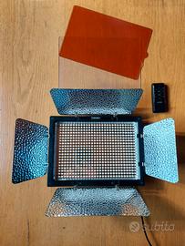 2-YONGNUO YN-600L II + 1-YONGNUO YN-300 III